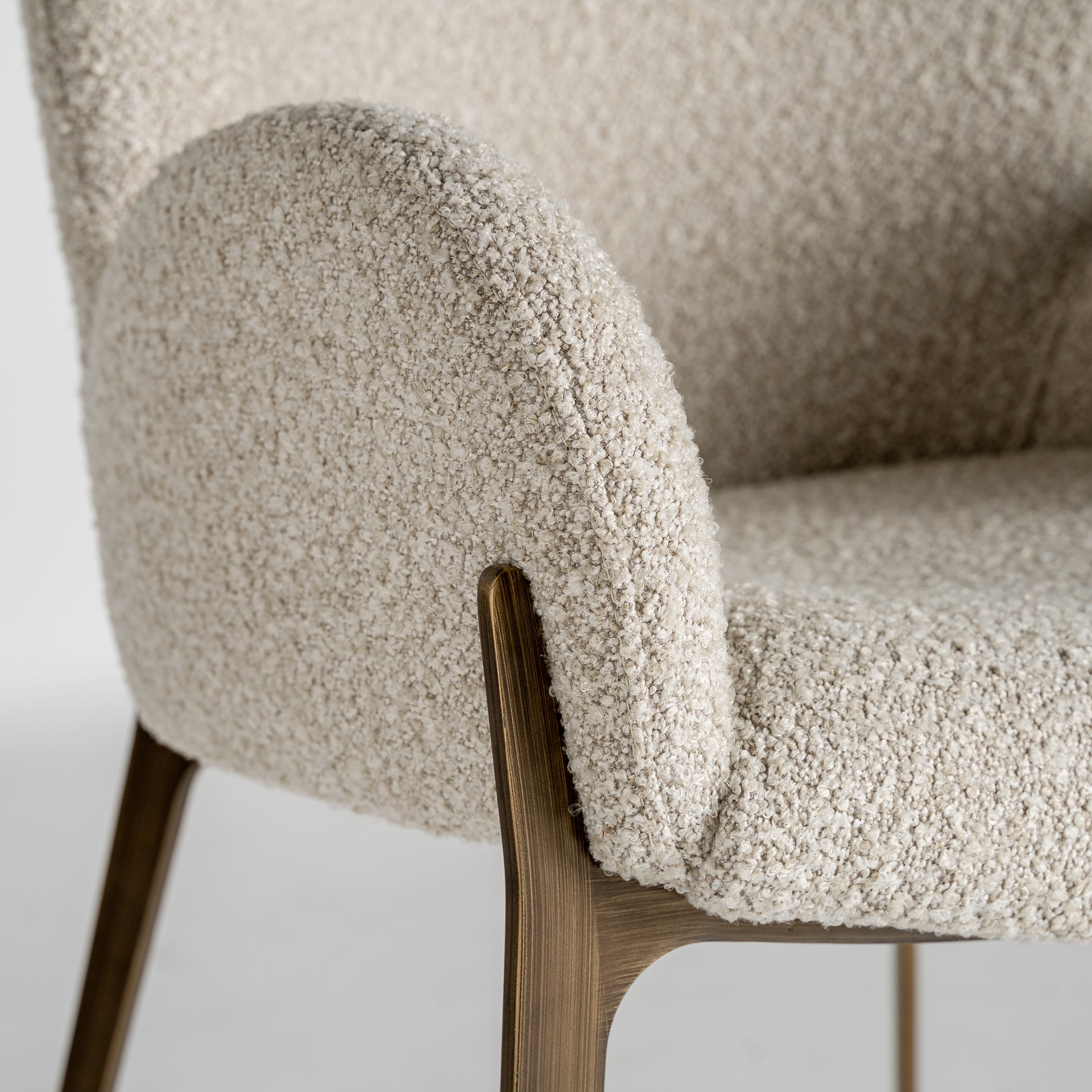BESNE CHAIR